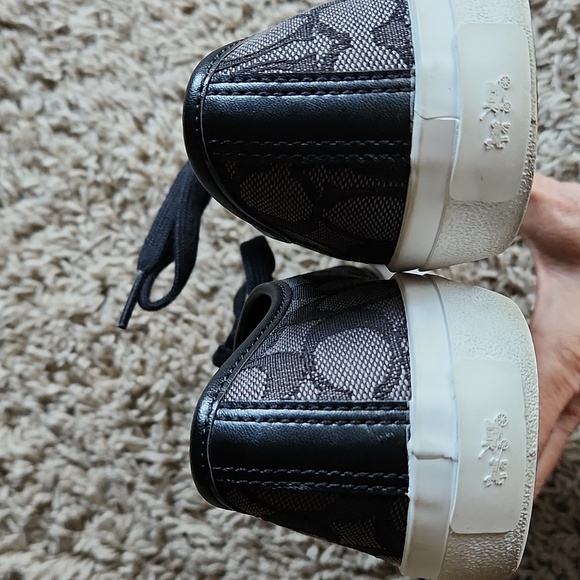 Coach womans black and white tennis shoe size 7.5 US  37.5 EUR - Picture 4 of 12